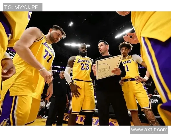 能打的都伤了!湖人替补席坐着东契奇和詹姆斯等伤员 能打的都伤了!湖人替补席坐着东契奇和詹姆斯等伤员