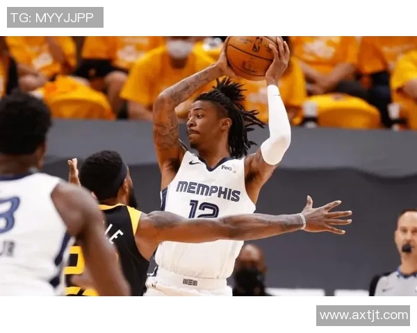 半场结束爵士VS灰熊 比分67-55爵士领先